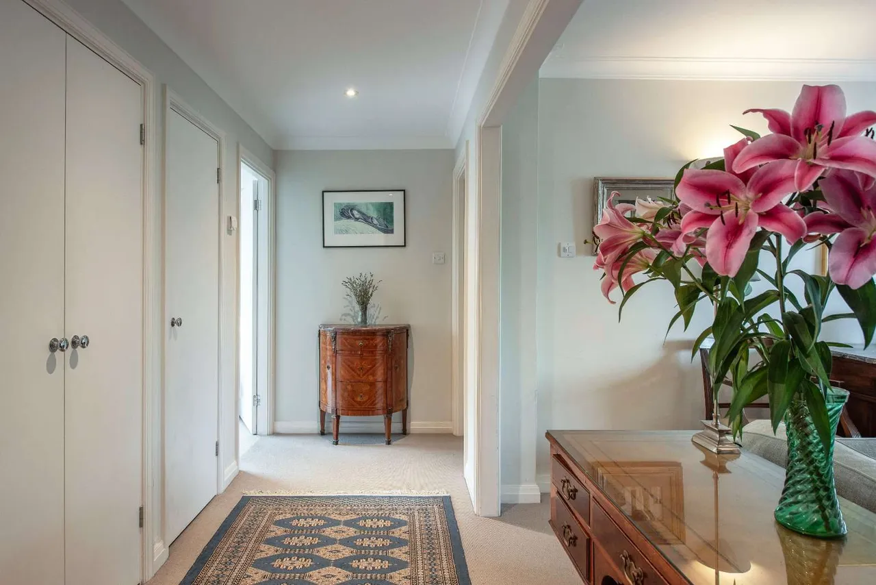 St. MFlat 10ary Abbots Terrace, London, W14, photo 4