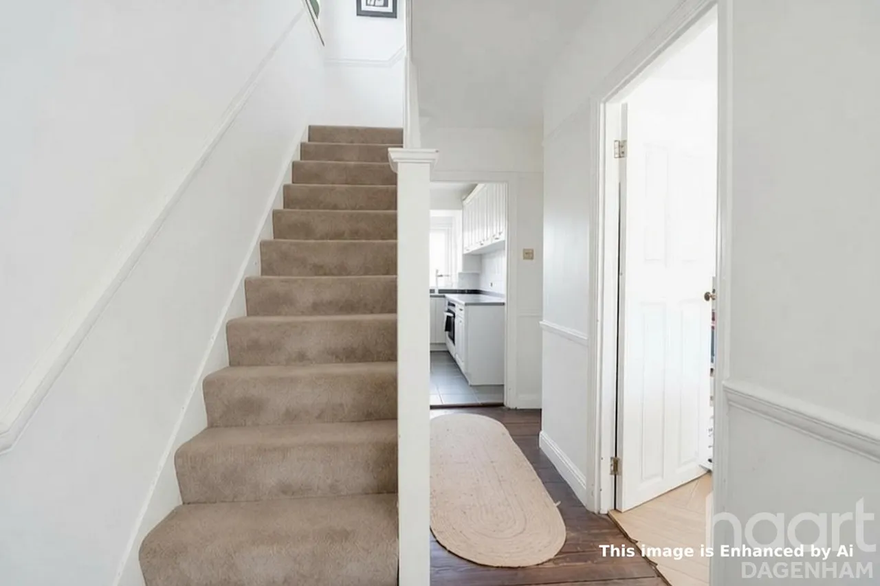 Kitchener Road, Dagenham, RM10, photo 2