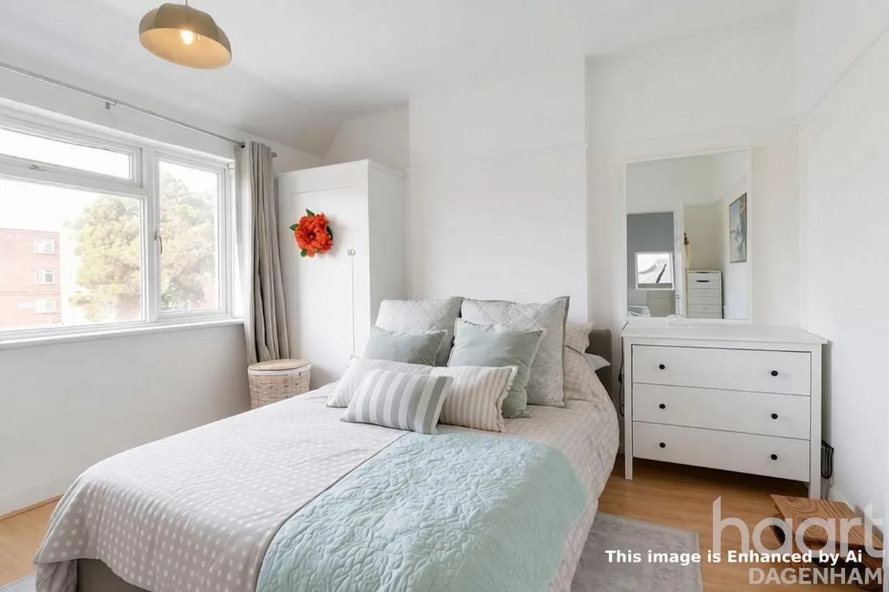 Kitchener Road, Dagenham, RM10, photo 16