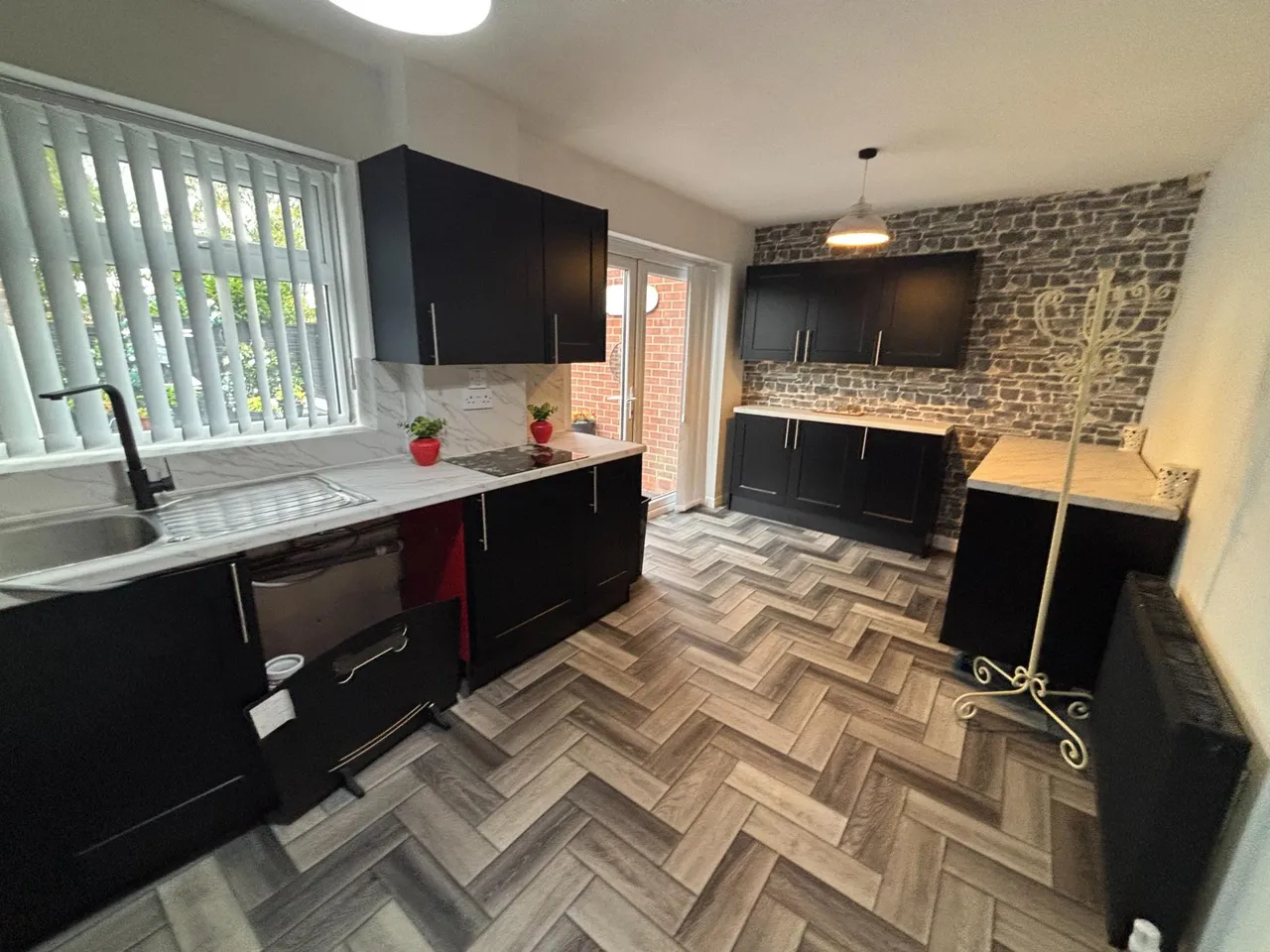Carlisle Crescent, Ashton-Under-Lyne, OL6, photo 4