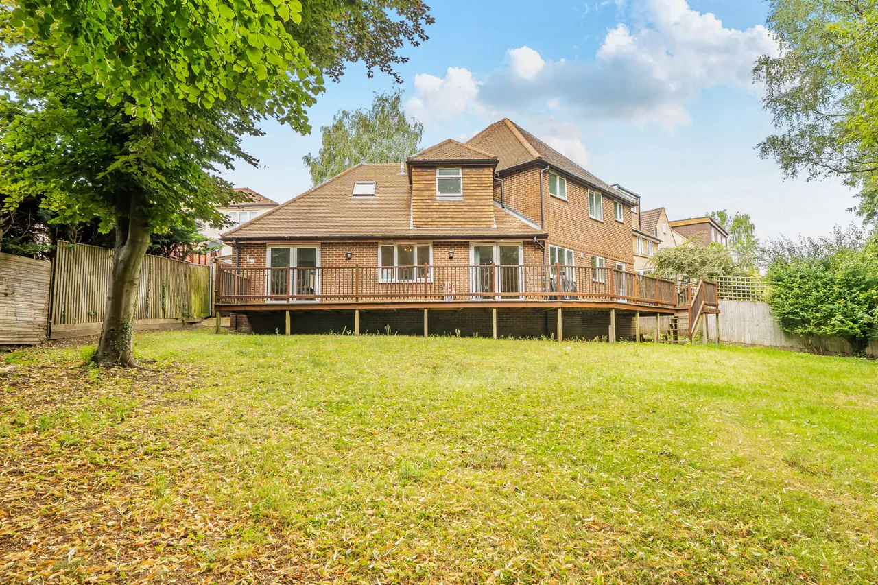 4 bed house for sale, Wyatts Road, Chorleywood, WD3