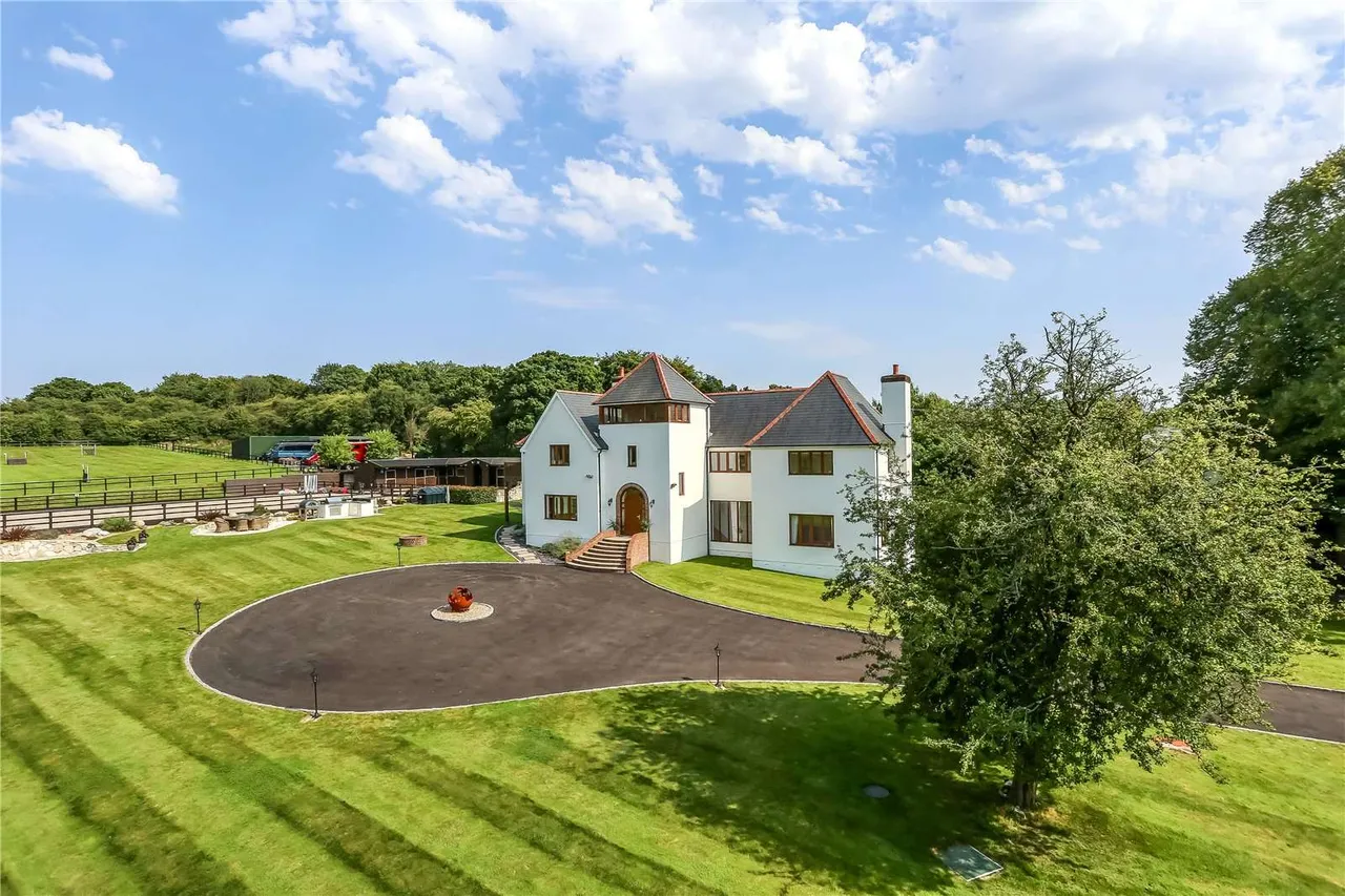 Stoney Lane, Medstead, Alton, Hampshire, GU34 5EL, photo 8