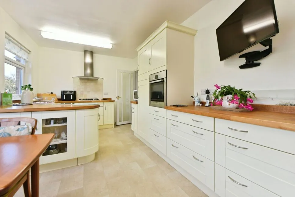 Beech Hill Road, Grasscroft, OL4, photo 4