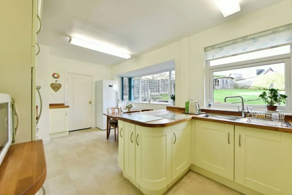 Beech Hill Road, Grasscroft, OL4, photo 5