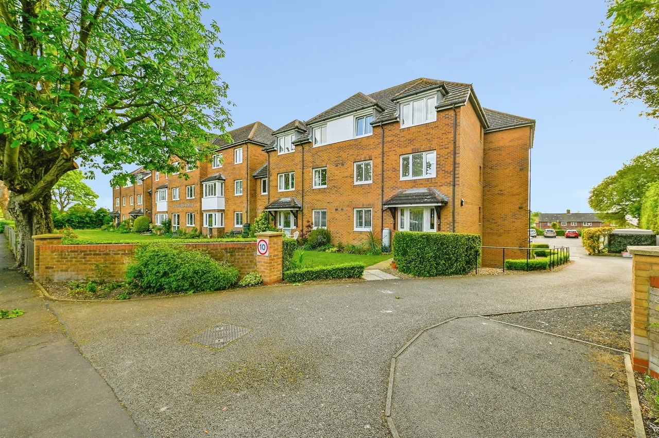 1 bed flat for sale — Lyndhurst Court, Hunstanton