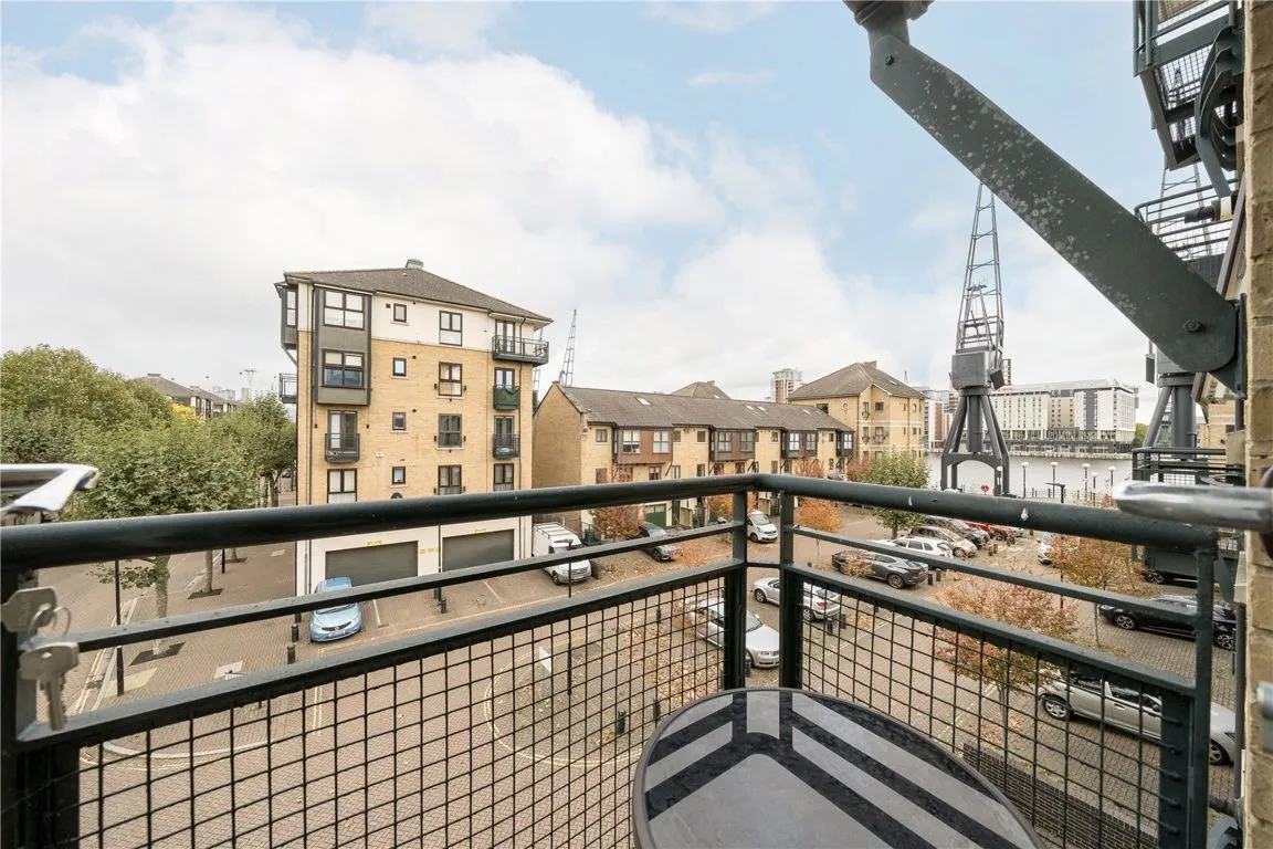 Wesley Avenue, Royal Victoria Dock, photo 4