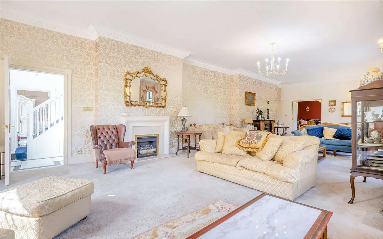 Chester Street, St. Asaph, LL17, photo 9