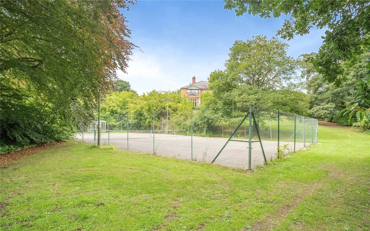 Chester Street, St. Asaph, LL17, photo 30