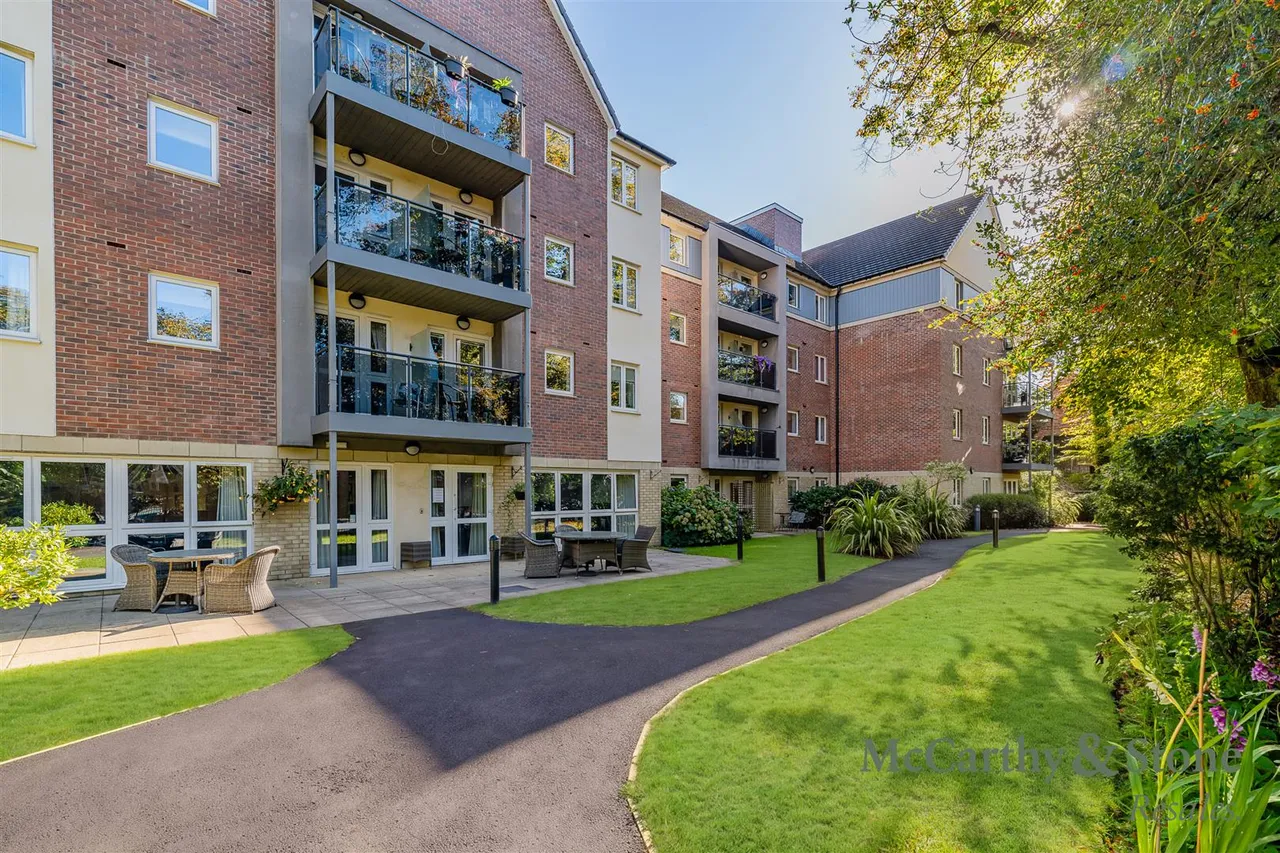 Park View Road, Prestwich, M25, photo 15