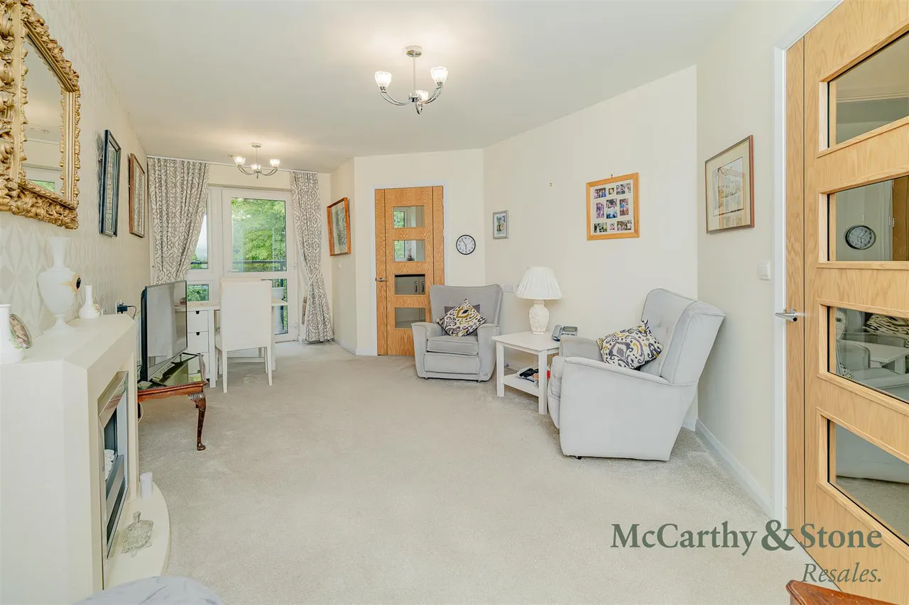 Park View Road, Prestwich, M25, photo 4