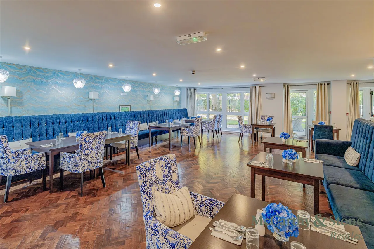 Park View Road, Prestwich, M25, photo 13