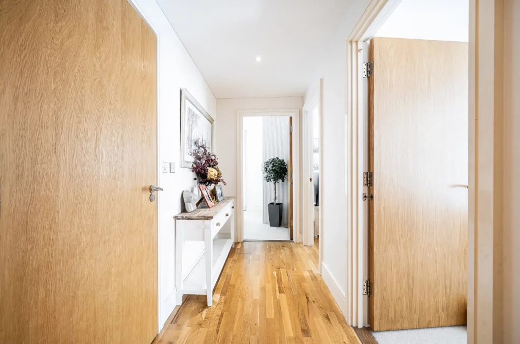 Millharbour, South Quay, E14, photo 12