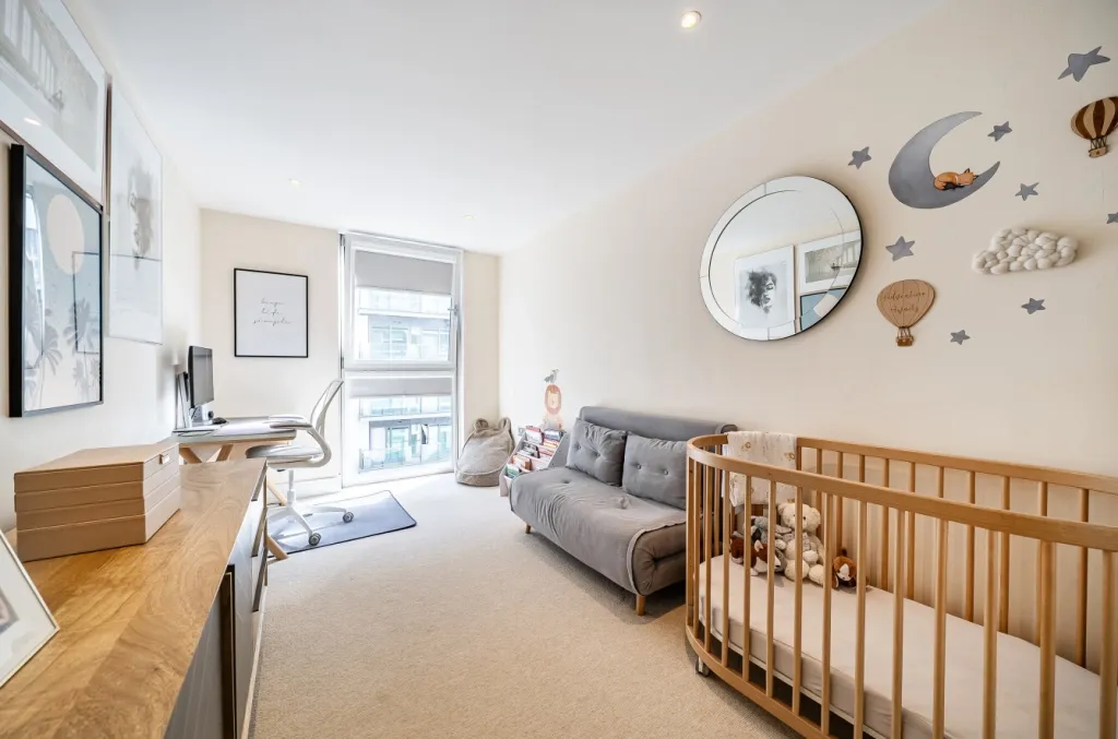 Millharbour, South Quay, E14, photo 15