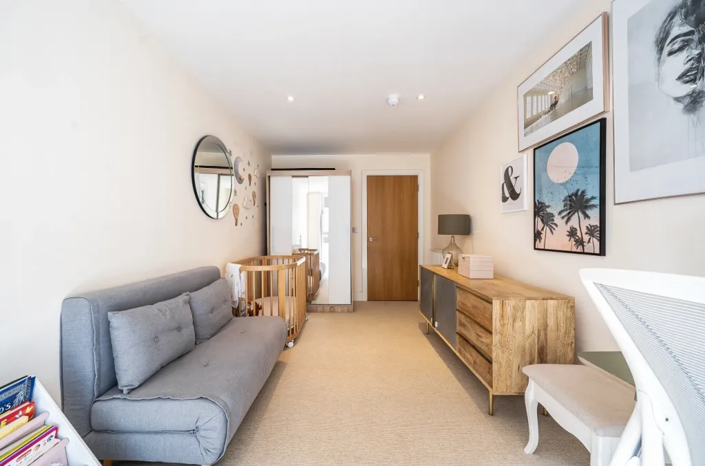 Millharbour, South Quay, E14, photo 14