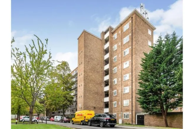 2 bed flat for sale, Redlands Way, Brixton, SW2