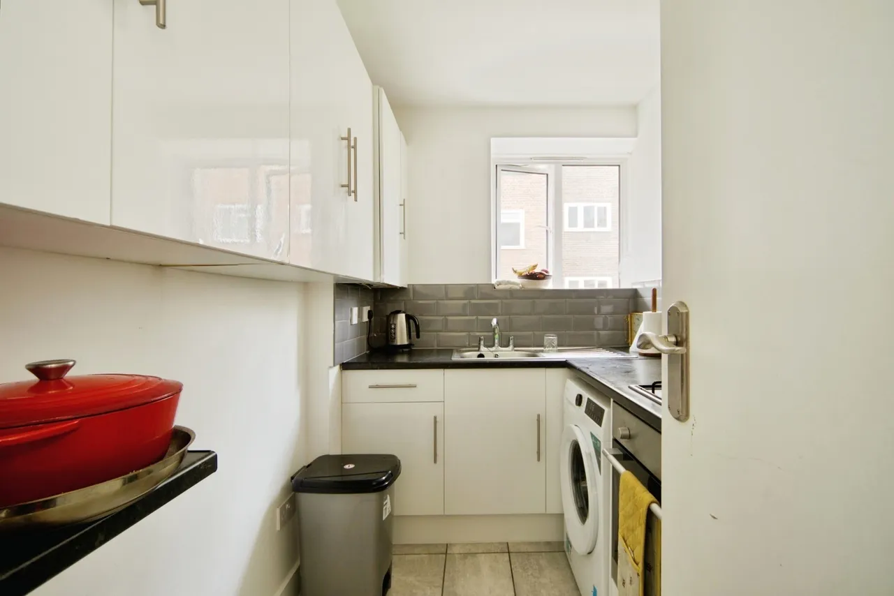 Globe Road, London, E2, photo 5