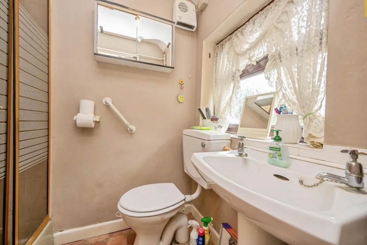 Watling Street, Wilnecote, B77, photo 9