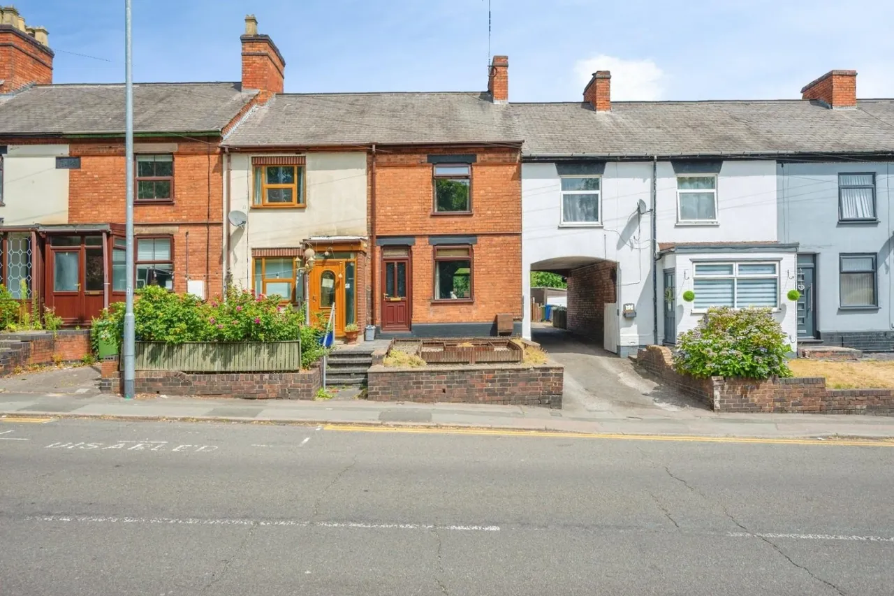 2 bed house for sale, Watling Street, Wilnecote, B77