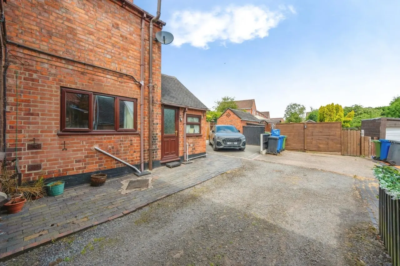 Watling Street, Wilnecote, B77, photo 17