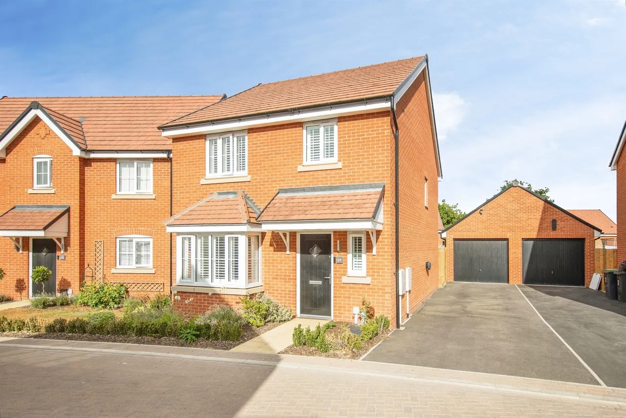 Bronze Barrow Way, Bramford, Ipswich, photo 3