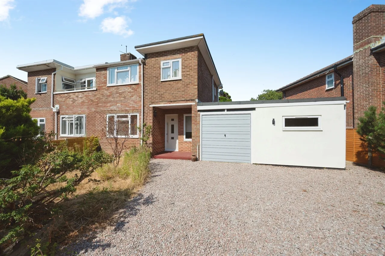 3 bed house for sale — Fishery Lane, Hayling Island