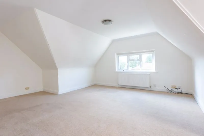 Ashley Road, Walton-On-Thames KT12 1HQ, photo 3