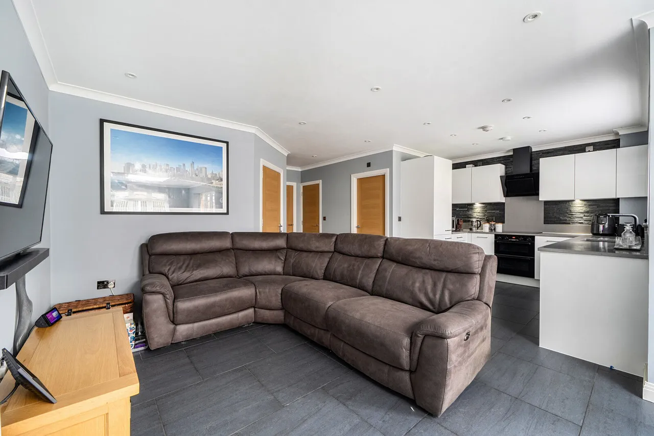 Faringdon Road, Earley, RG6, photo 5