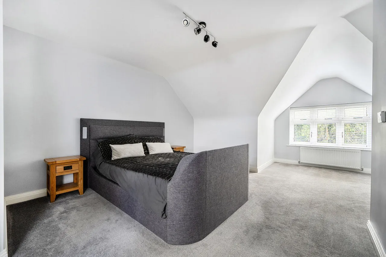 Faringdon Road, Earley, RG6, photo 3