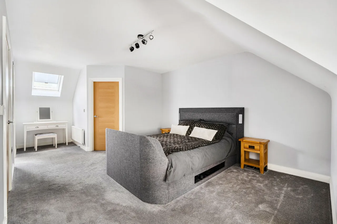 Faringdon Road, Earley, RG6, photo 21