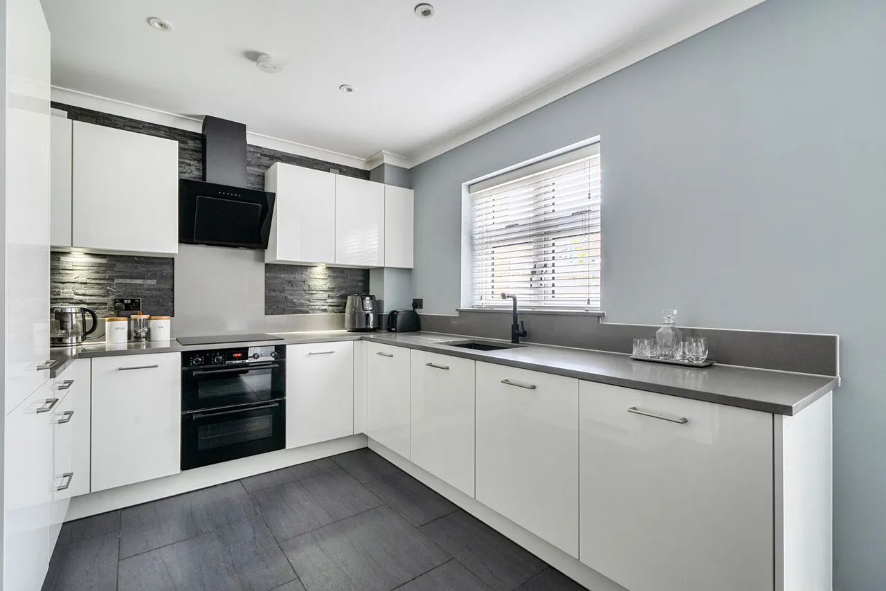Faringdon Road, Earley, RG6, photo 9