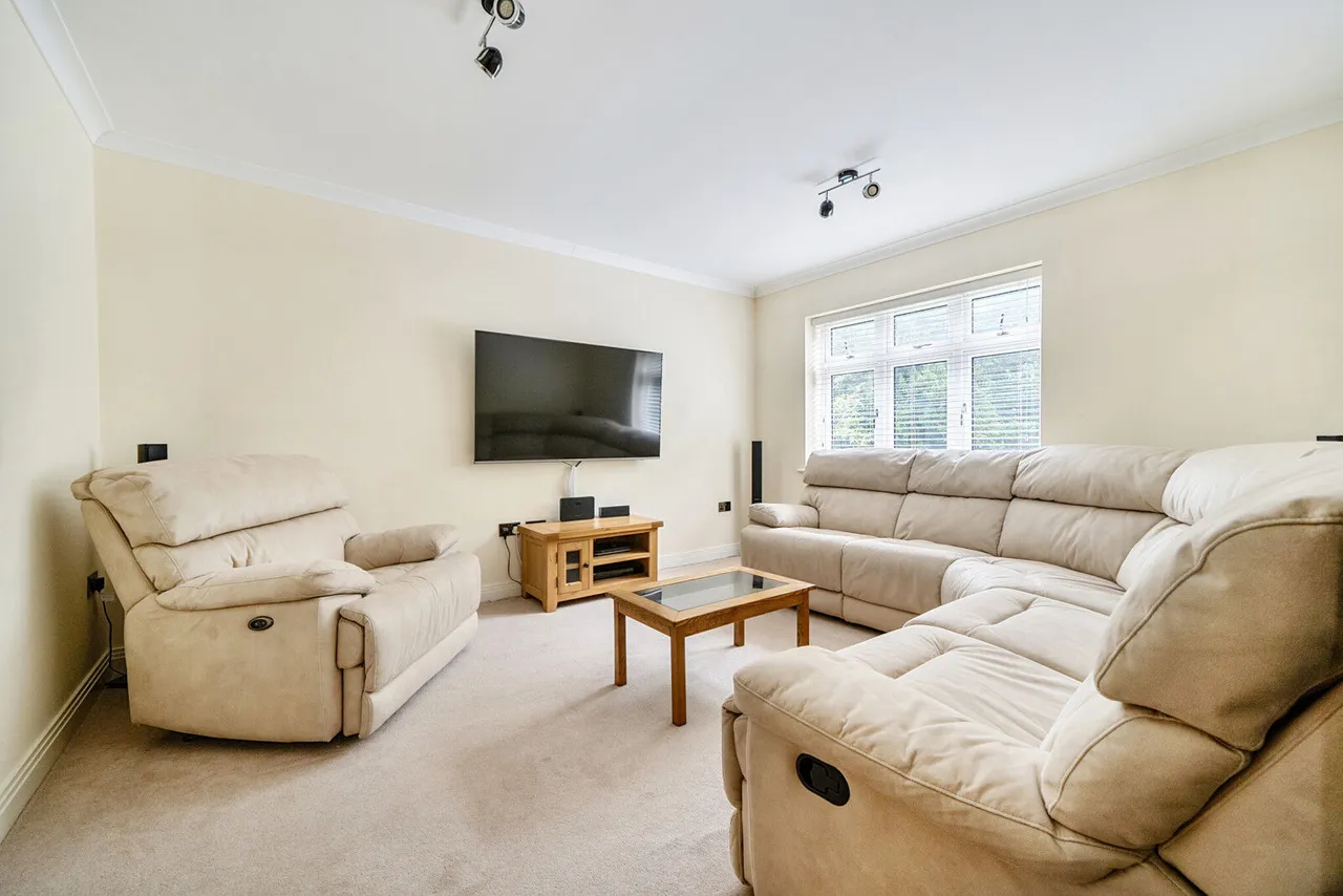 Faringdon Road, Earley, RG6, photo 6