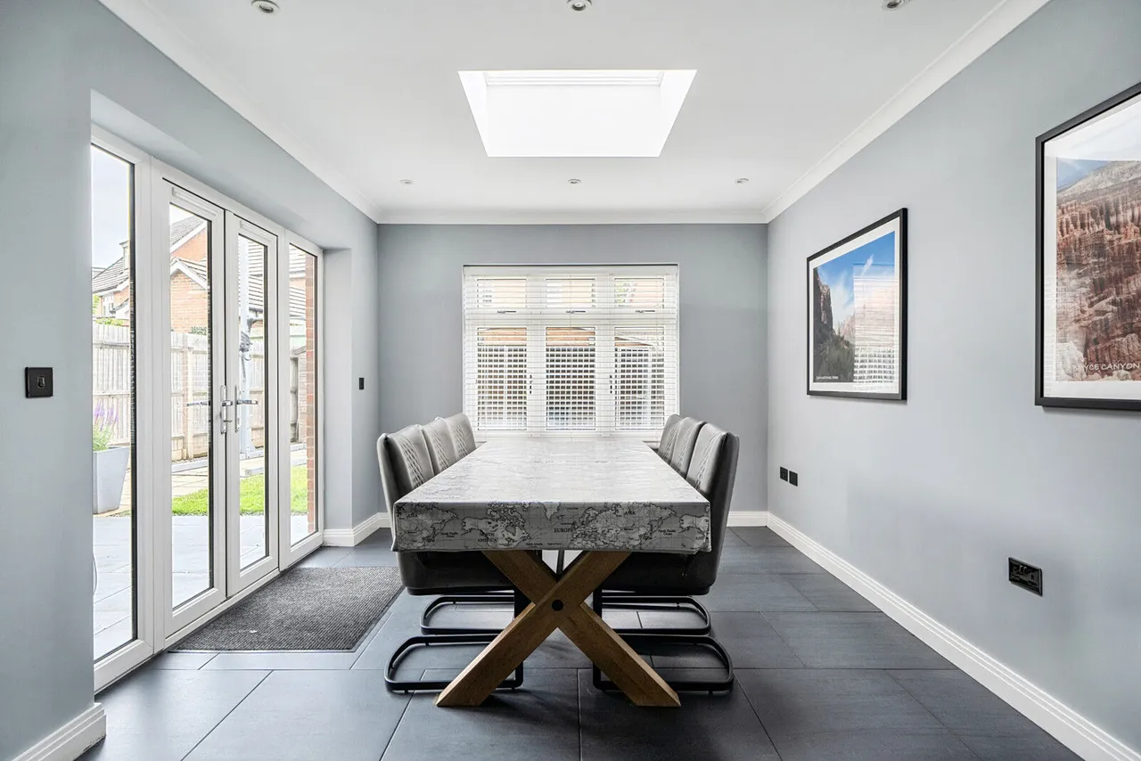 Faringdon Road, Earley, RG6, photo 2