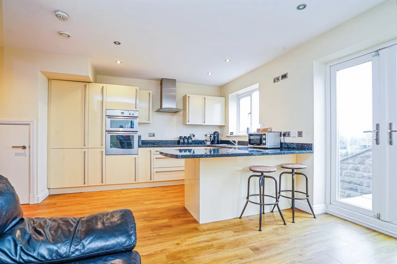 Howden Clough Road, Morley, Leeds, photo 4