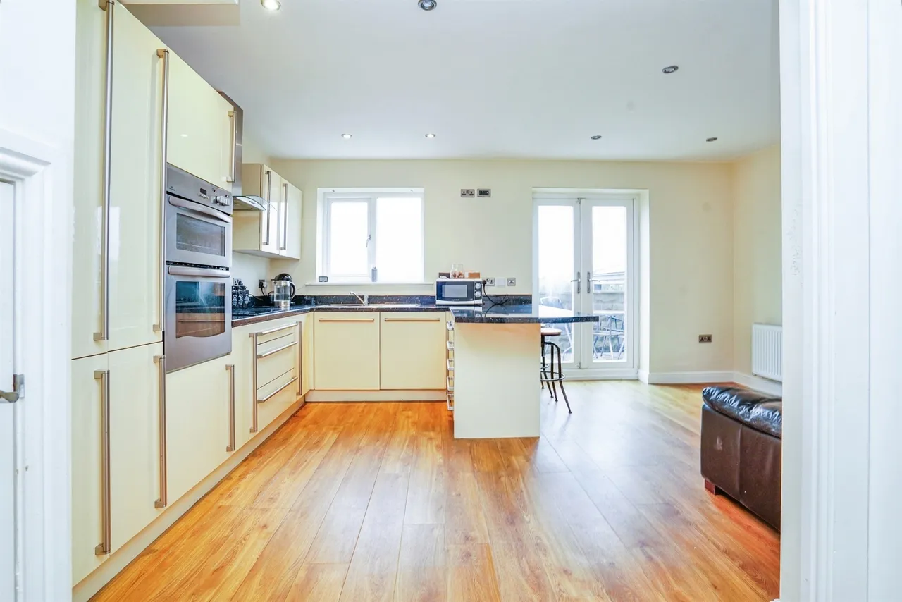 Howden Clough Road, Morley, Leeds, photo 7