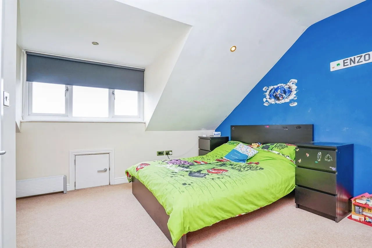 Howden Clough Road, Morley, Leeds, photo 10