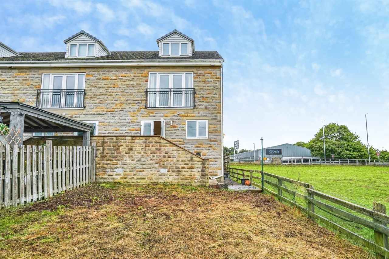 Howden Clough Road, Morley, Leeds, photo 2