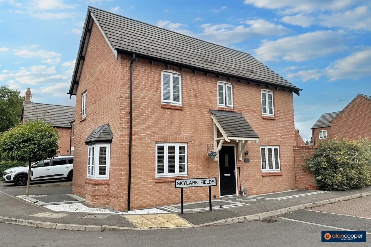 3 bed house for sale, Skylark Fields, Church Fields, CV10