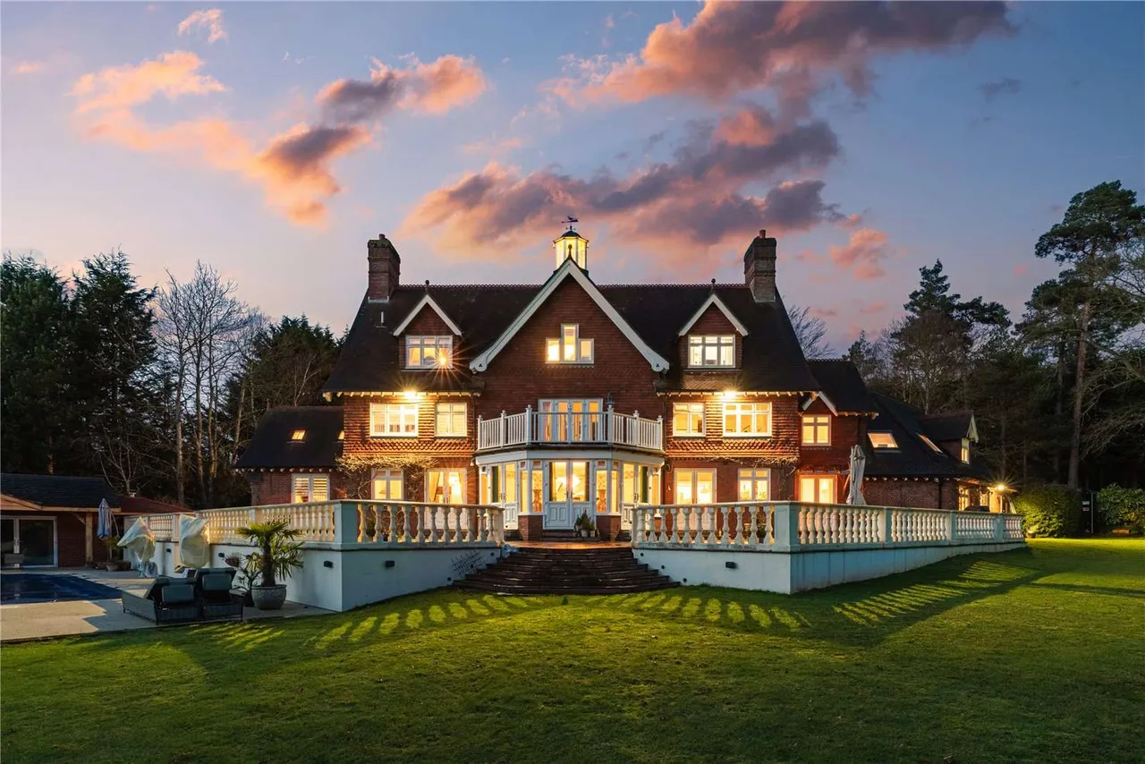 8 bed house for sale — Crouch Lane, Borough Green, Sevenoaks, Kent, TN15 8LU