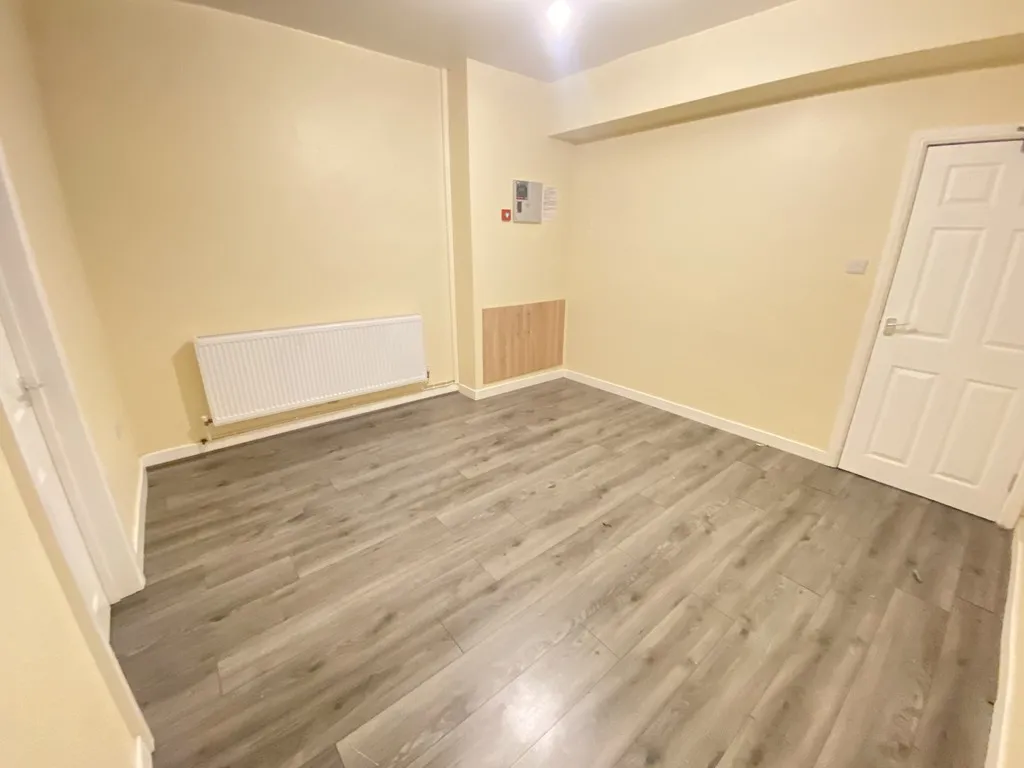 5 Bedroom House-Humber Road, Coventry, photo 2