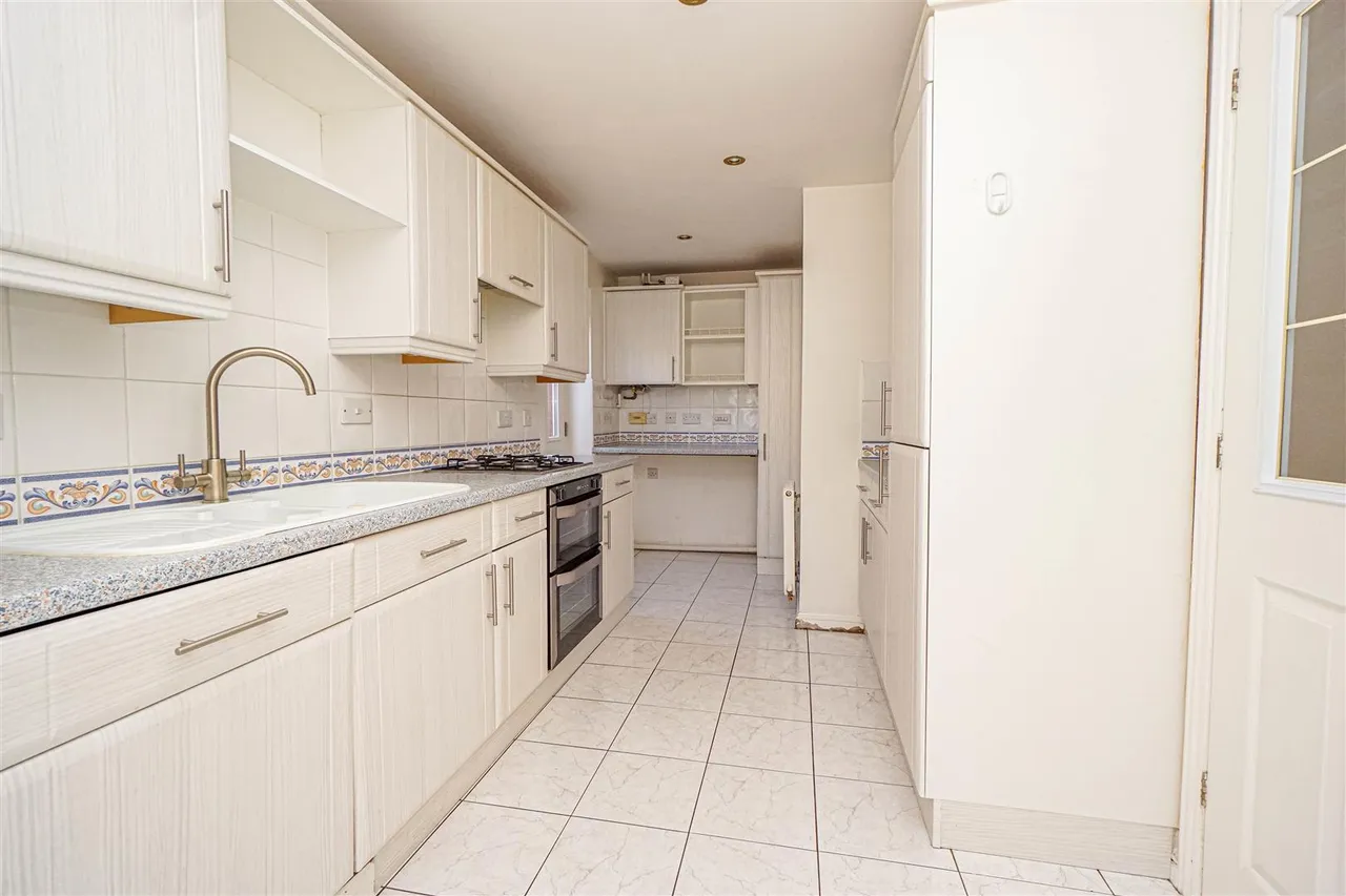 Ticehurst Close, Hastings, photo 5