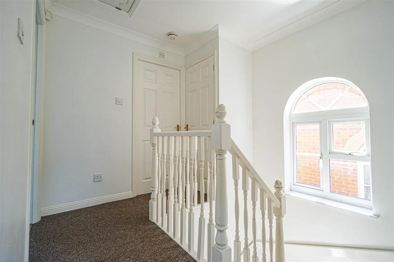 Ticehurst Close, Hastings, photo 13