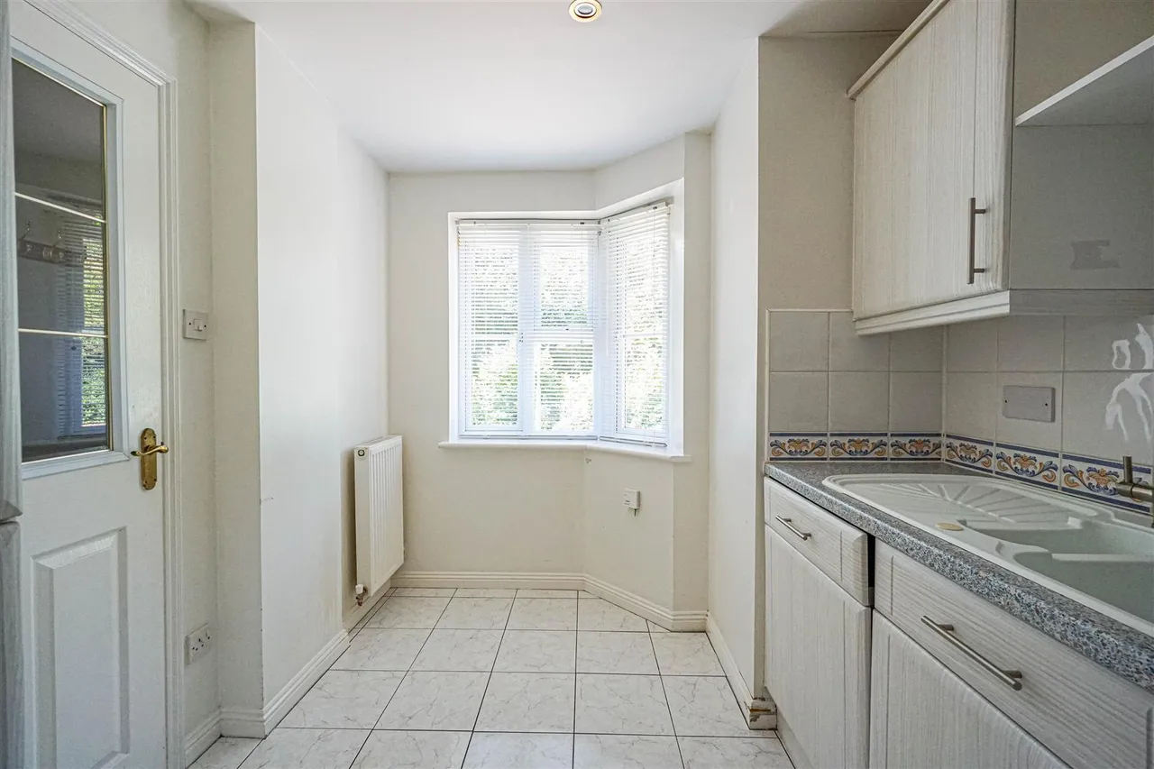 Ticehurst Close, Hastings, photo 19