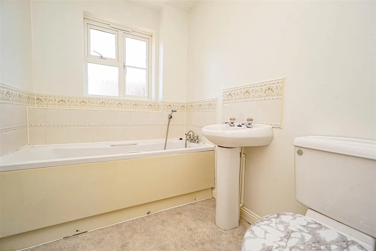 Ticehurst Close, Hastings, photo 9