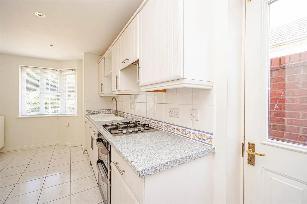 Ticehurst Close, Hastings, photo 18