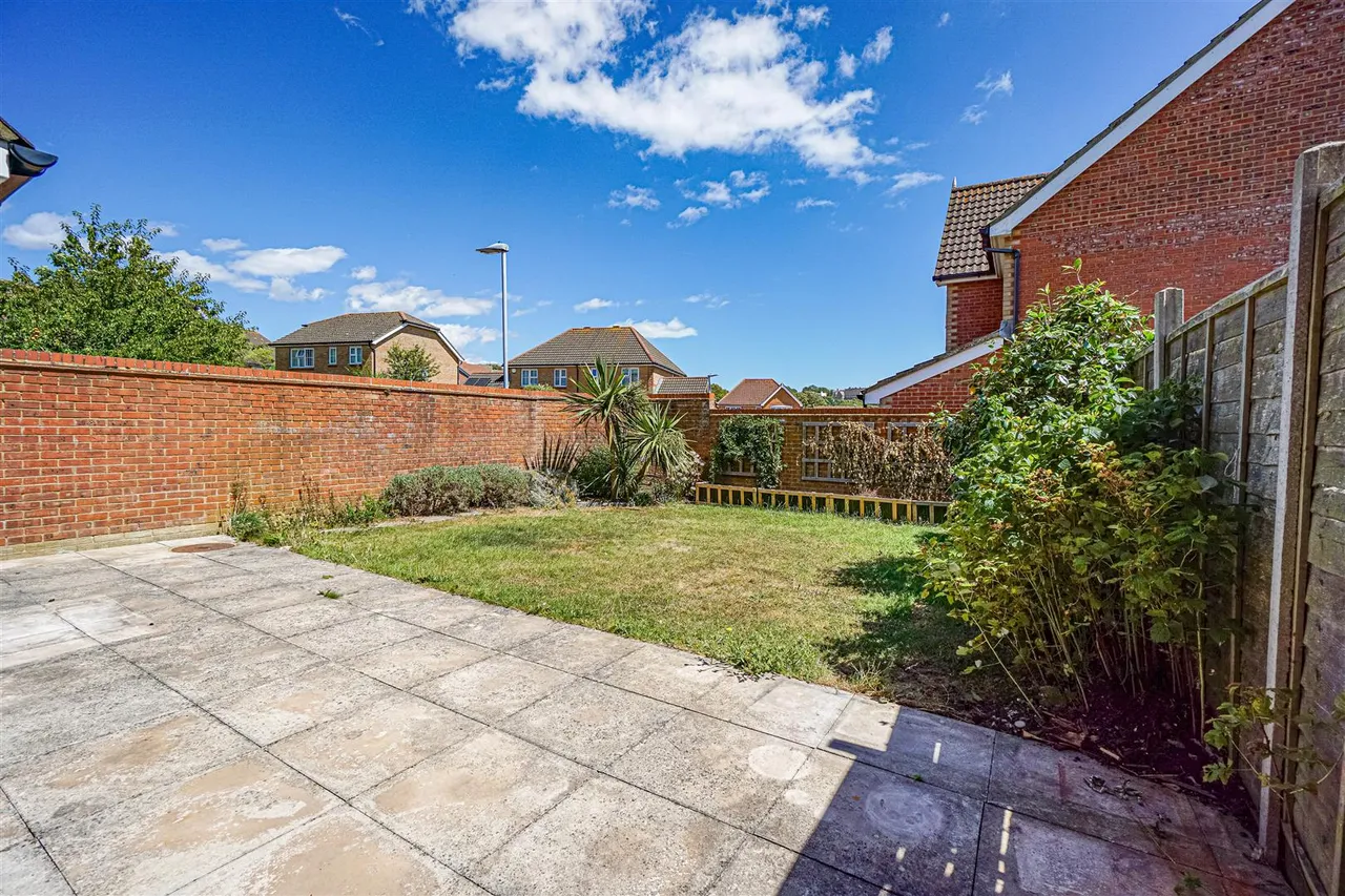 Ticehurst Close, Hastings, photo 14