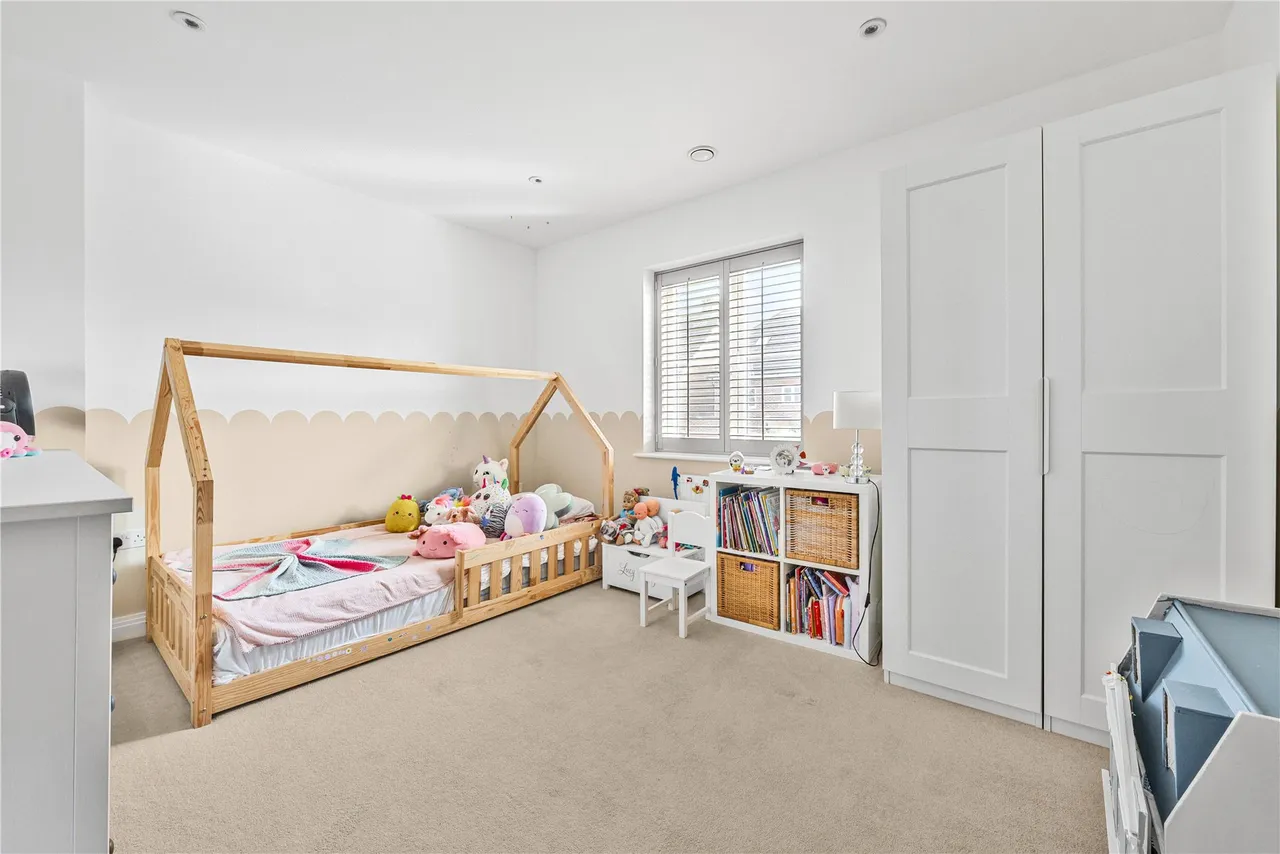 Brookwood Farm Drive, Knaphill, GU21, photo 14