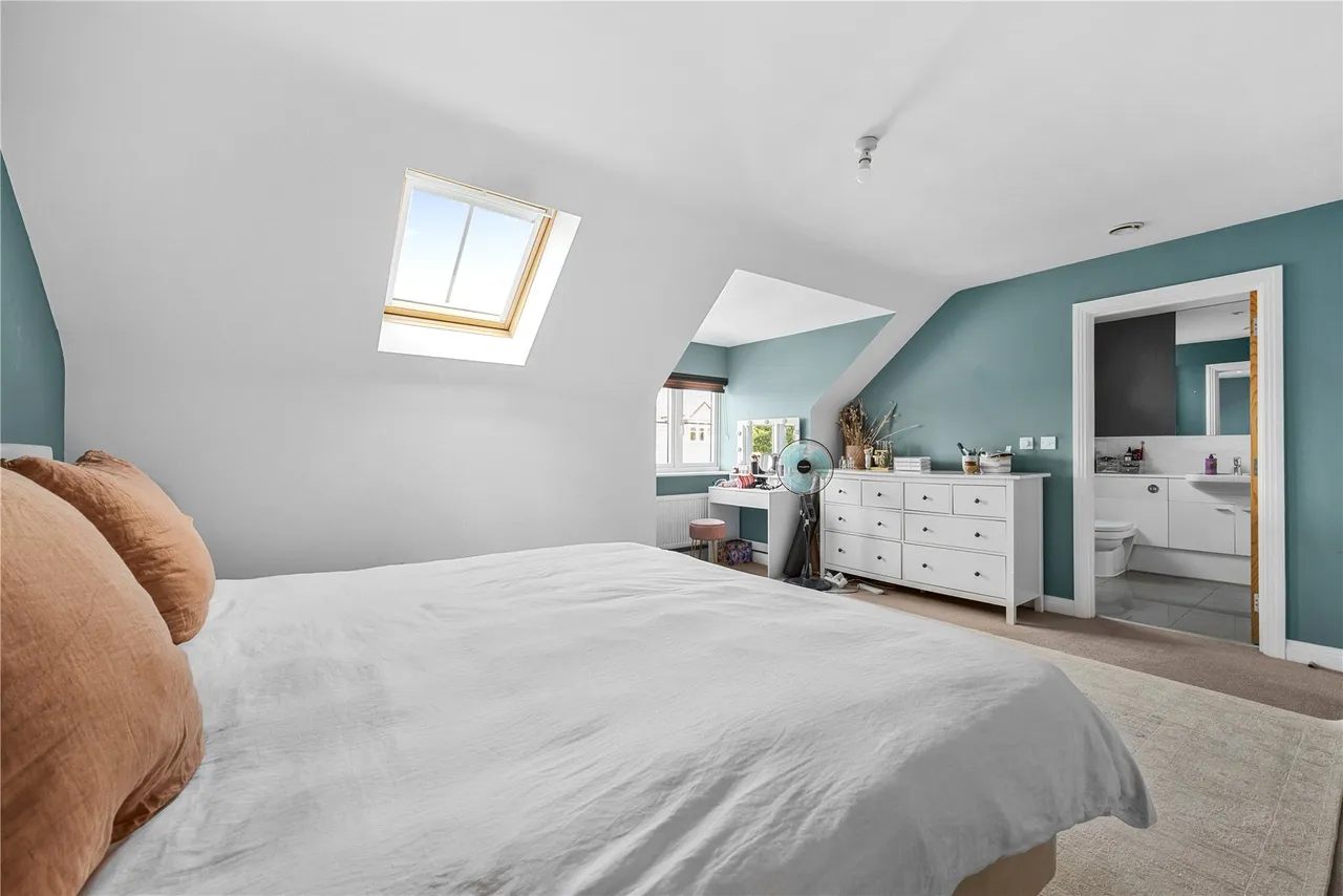 Brookwood Farm Drive, Knaphill, GU21, photo 19