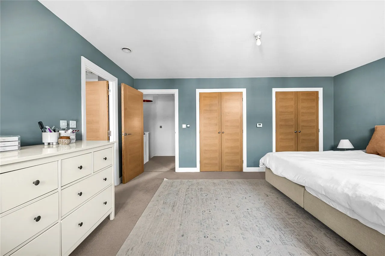Brookwood Farm Drive, Knaphill, GU21, photo 17
