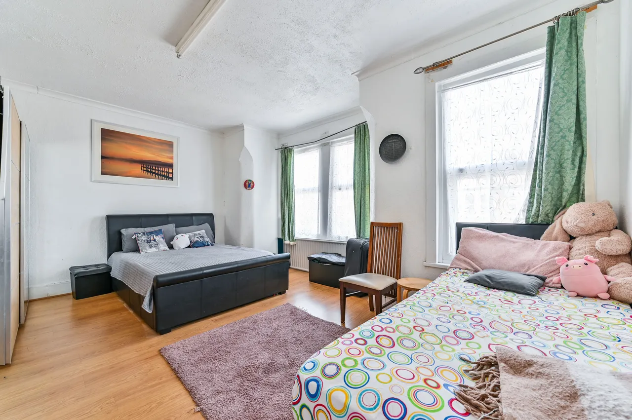 42 Mannock Road, London, photo 10