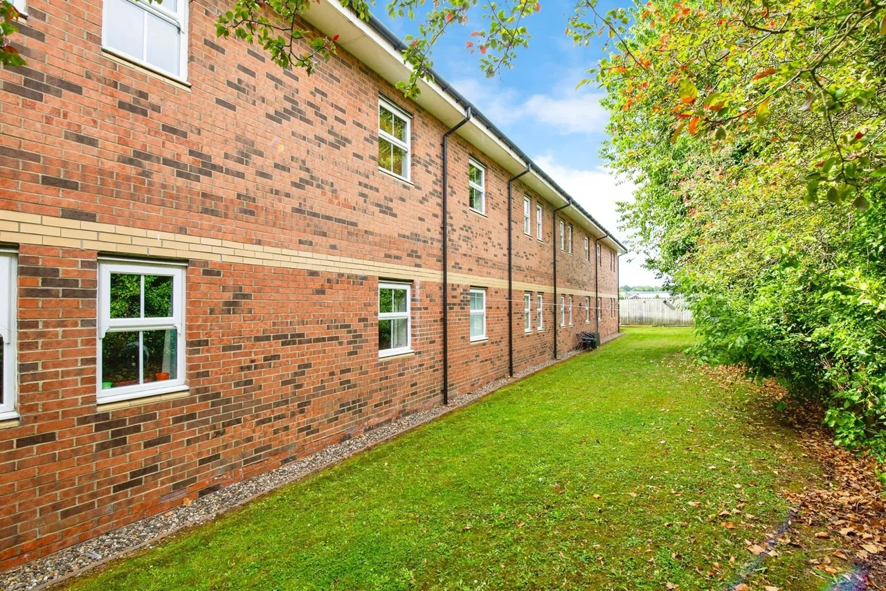 Sandringham Court, Chester Le Street, Durham, DH3, photo 12